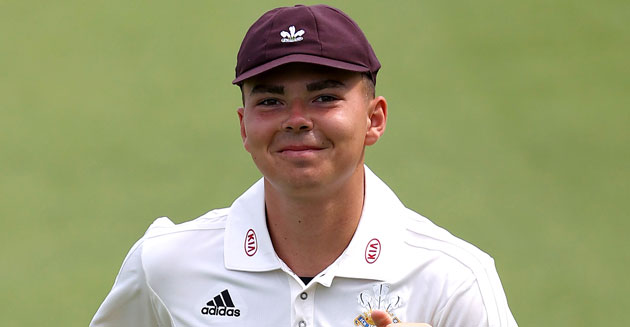Surrey toil hard on first day at Essex