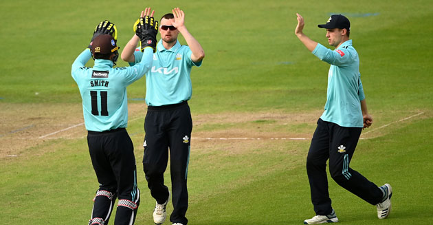 Surrey squeeze Hants out to go top