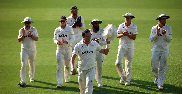 Dan Worrall takes six wickets on Day One against Essex