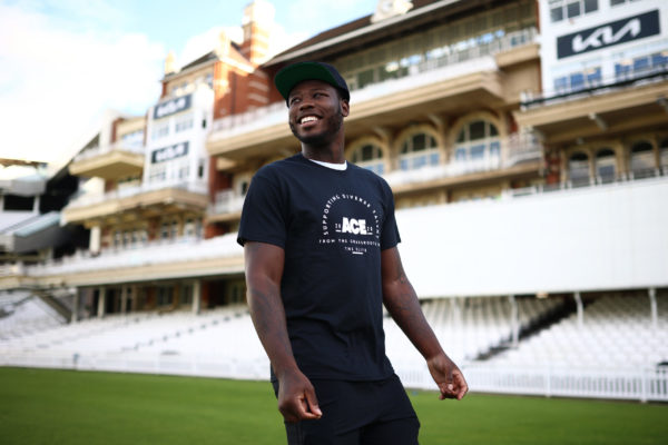 LONDON, ENGLAND - NOVEMBER 09: Boxer Isaac Chamberlain visits The Kia Oval to try his hand at cricket after being announced as an ambassador for The ACE Programme at The Kia Oval on November 09, 2022 in London, England. (Photo by Ben Hoskins/Getty Images for Surrey CCC)