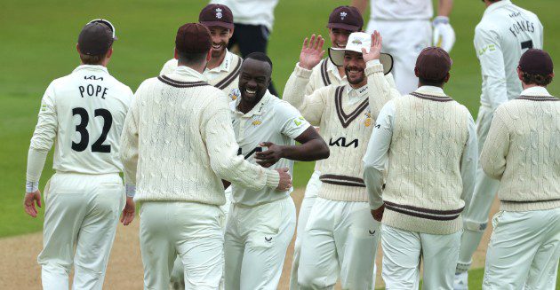 Warwickshire vs Surrey: Day Two