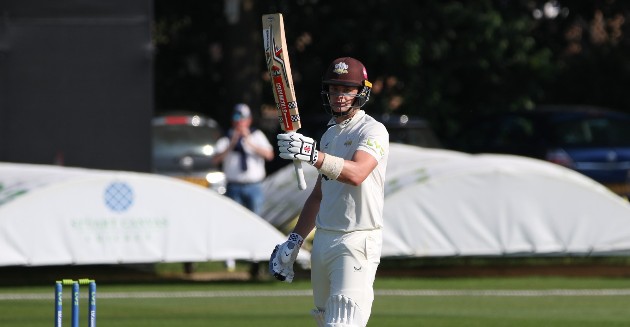 Smith Sparkles as Surrey fight hard on Day Three