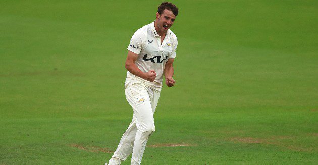 Lawes gives Surrey impetus on shortened first day