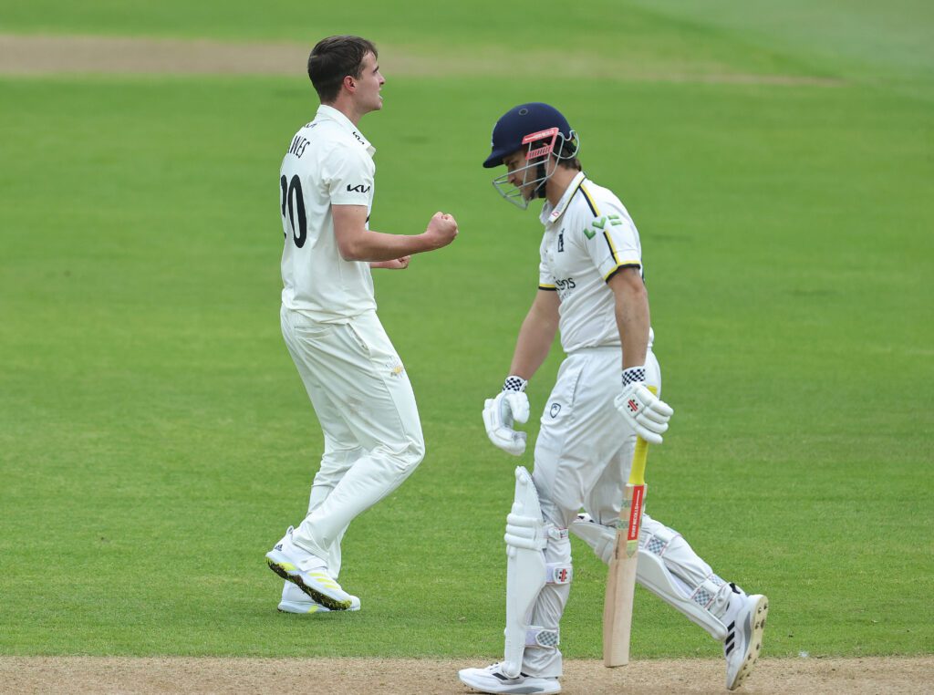 Warwickshire v Surrey - LV= Insurance County Championship