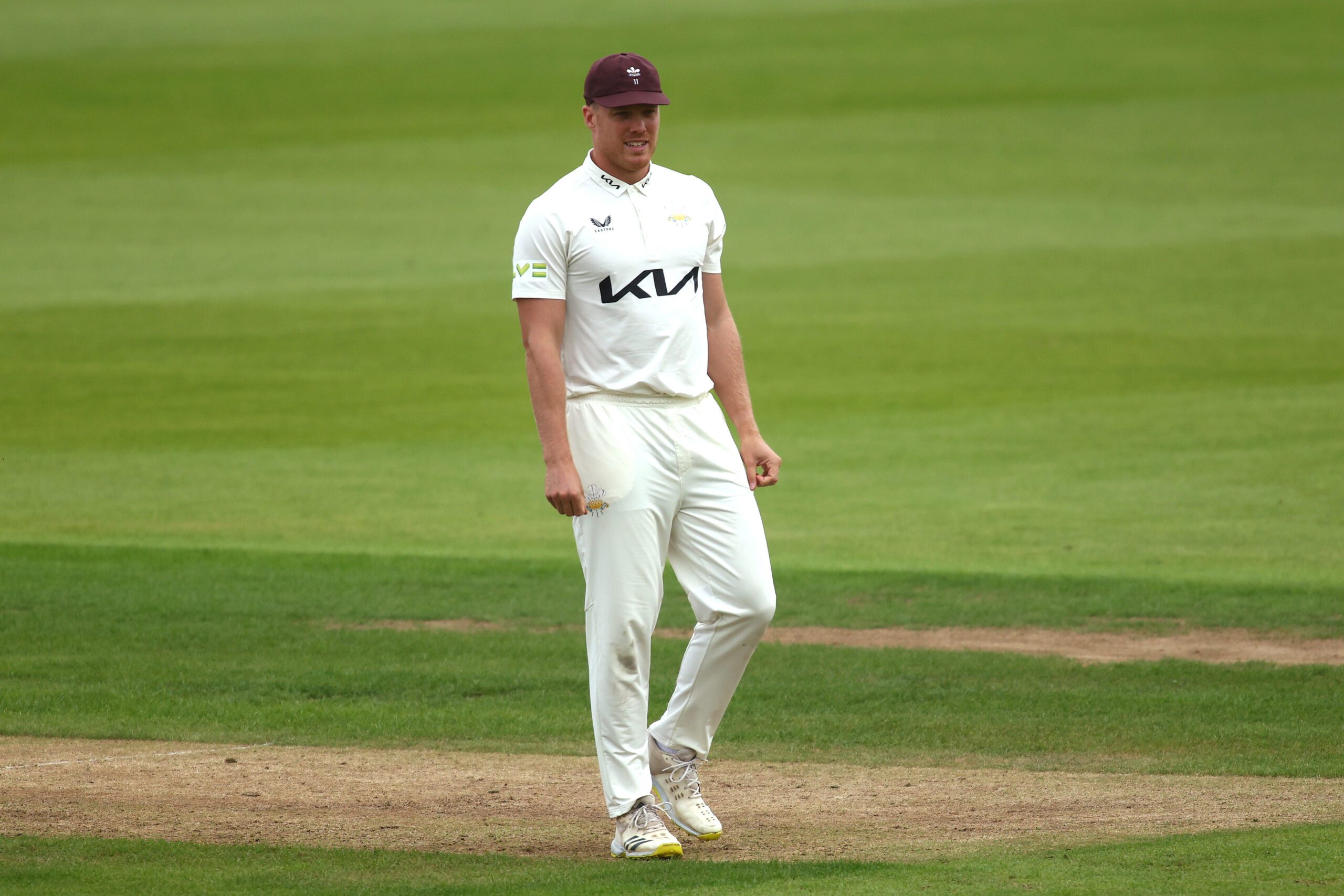 Matt Dunn six-for puts Surrey into the lead