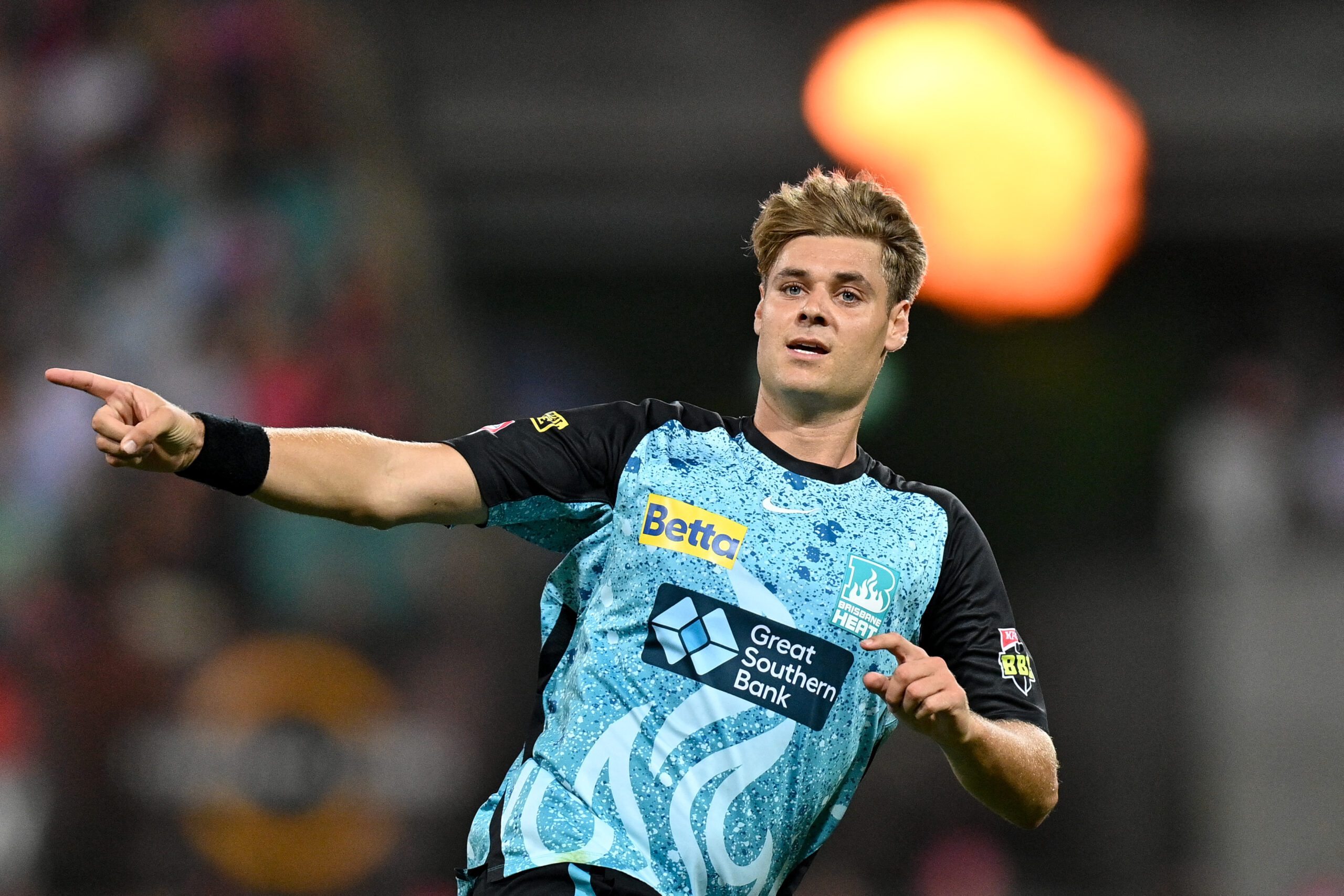 Spencer Johnson signs for the Vitality Blast