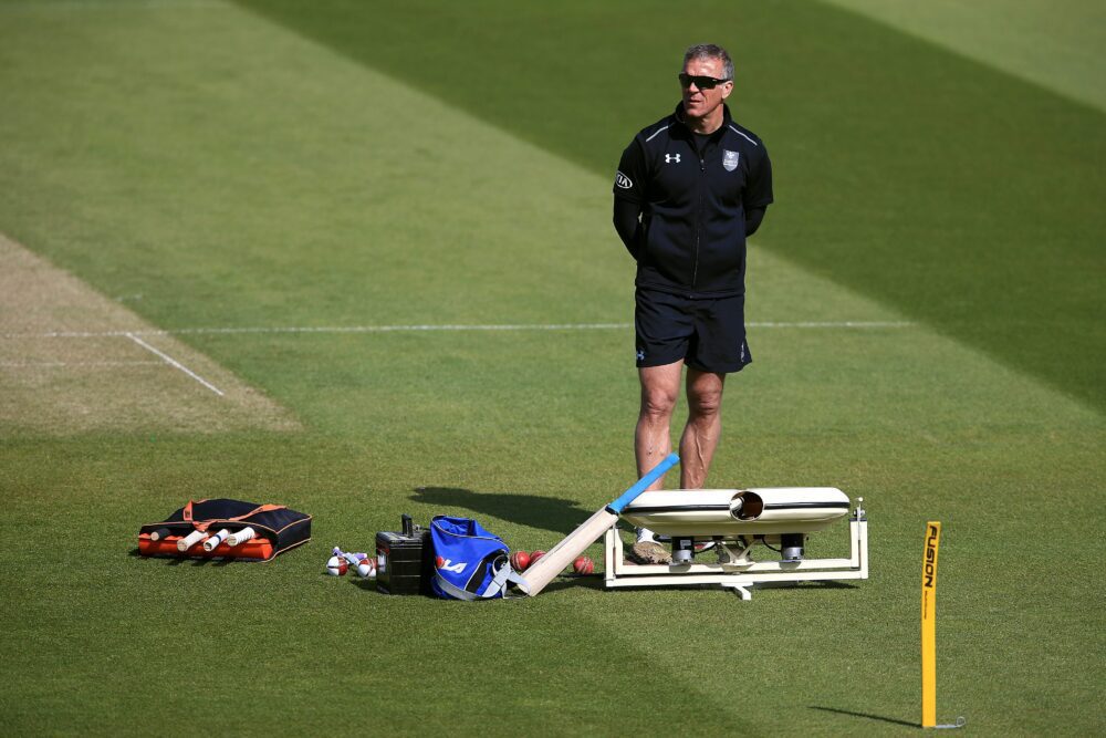Surrey v Durham - Specsavers County Championship - Division One - Day One - Kia Oval