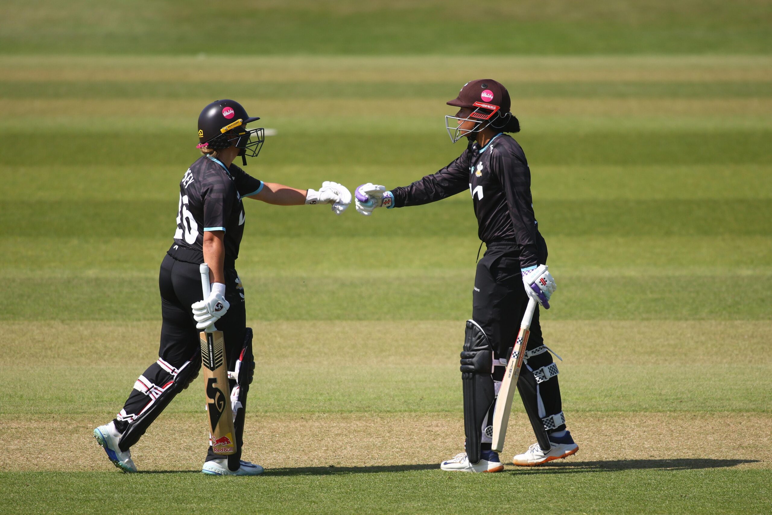 Outstanding team performance gives Surrey first win