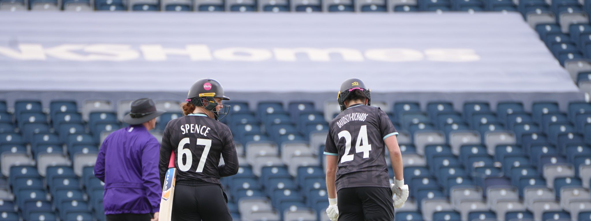 Surrey secure semi-final spot in victory over Durham away