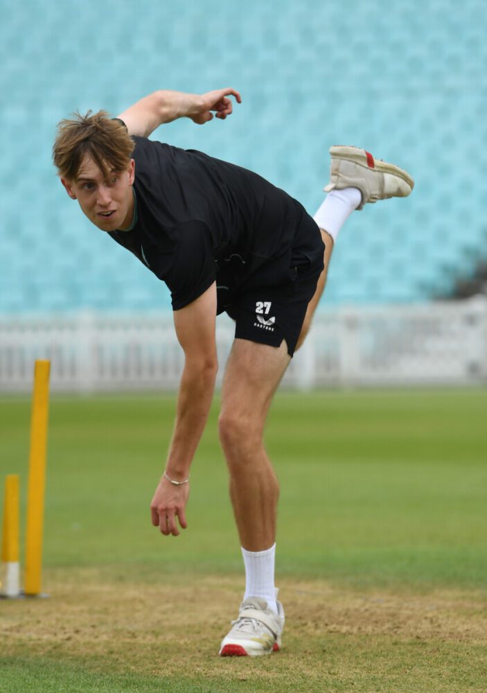 Surrey v Kent Spitfires - Metro Bank One Day Cup Men